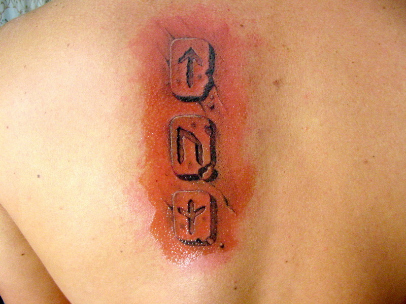Значение рунической татуировки