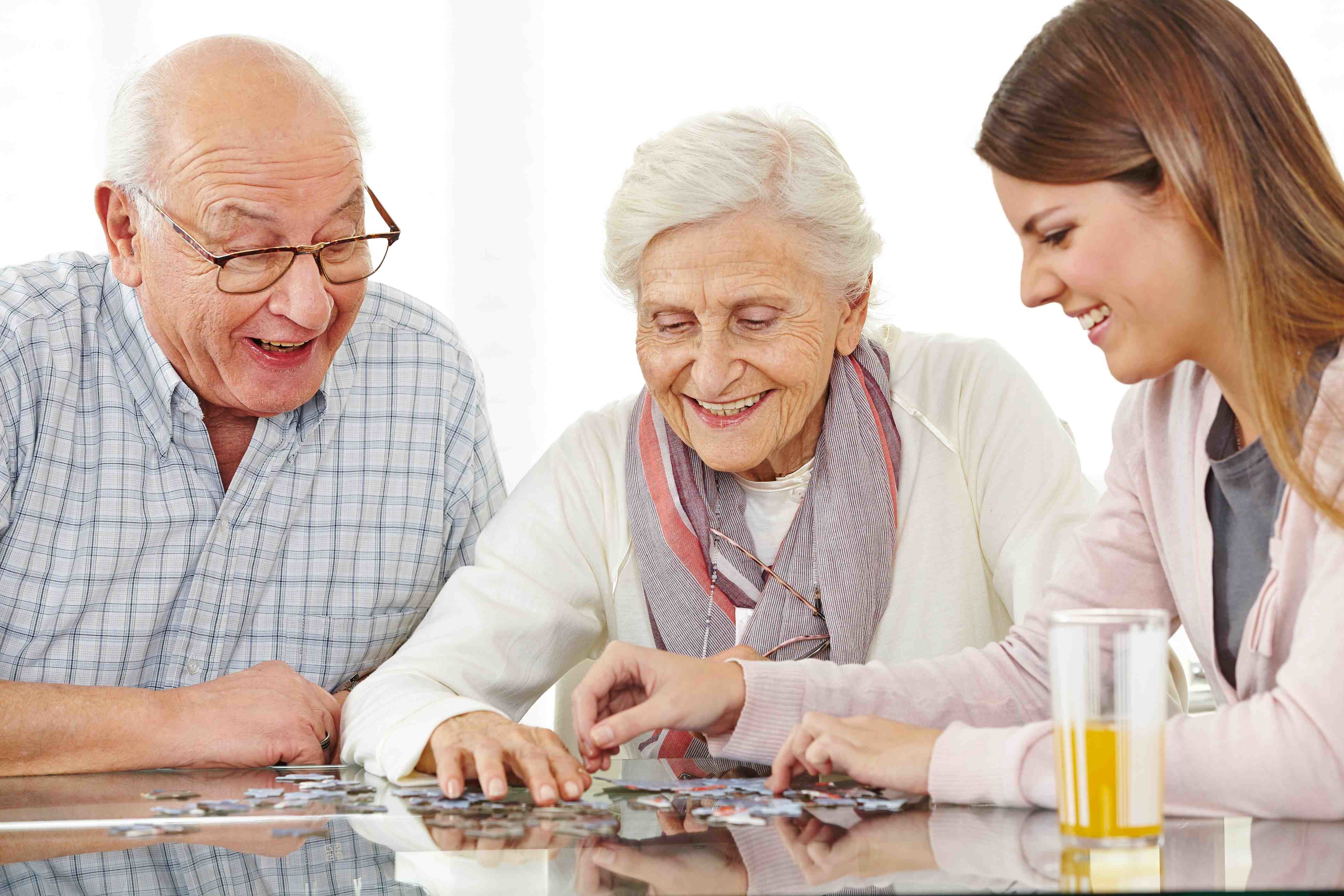 Разговор с пожилым человеком. Разговорполжилых людей. Беседа с пожилым. Общение с пожилыми родителями.
